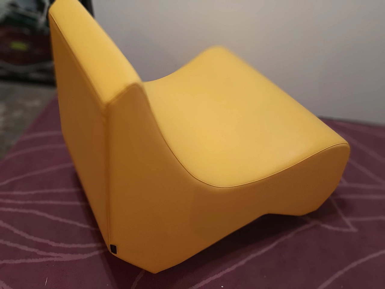 Poltrona Stones in pelle di Fulvio Bulfoni per La Cividina 1469419