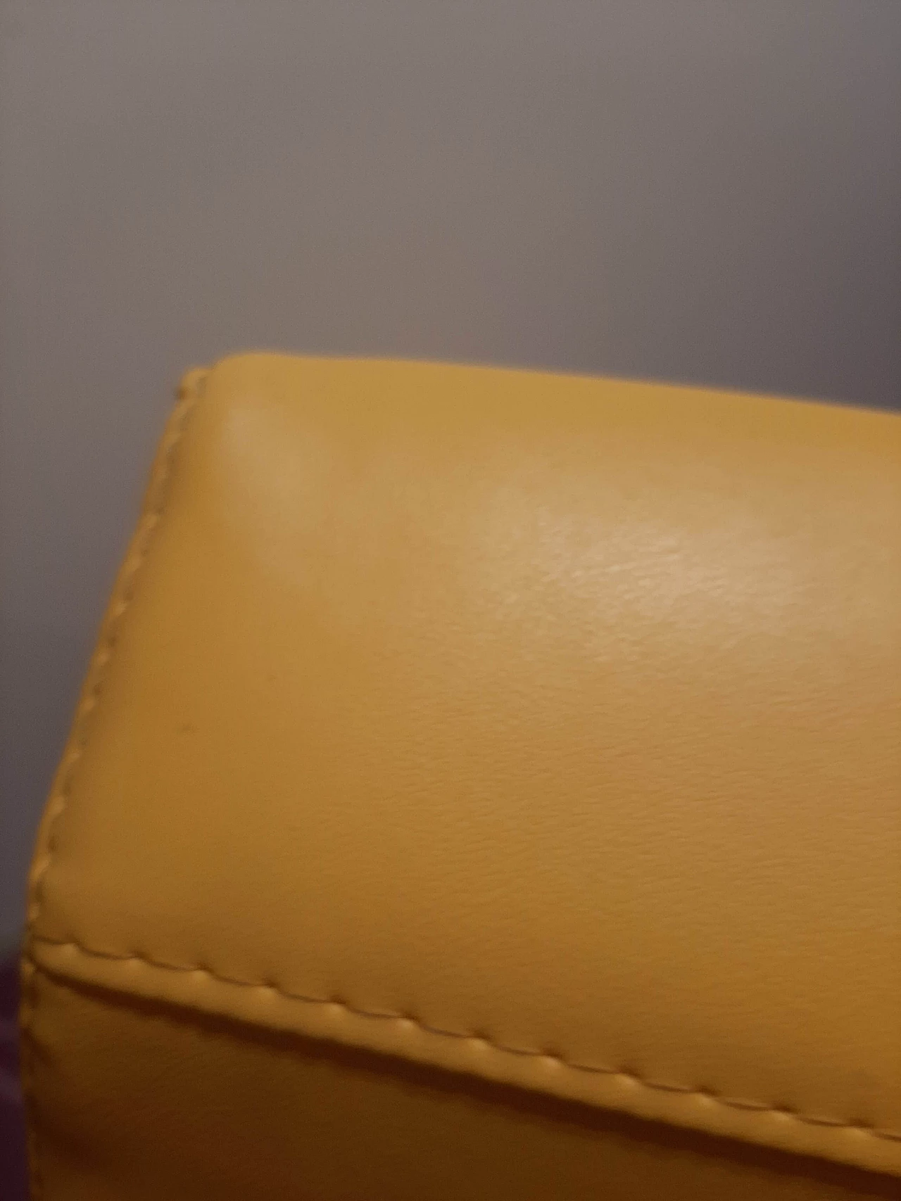 Poltrona Stones in pelle di Fulvio Bulfoni per La Cividina 1469423