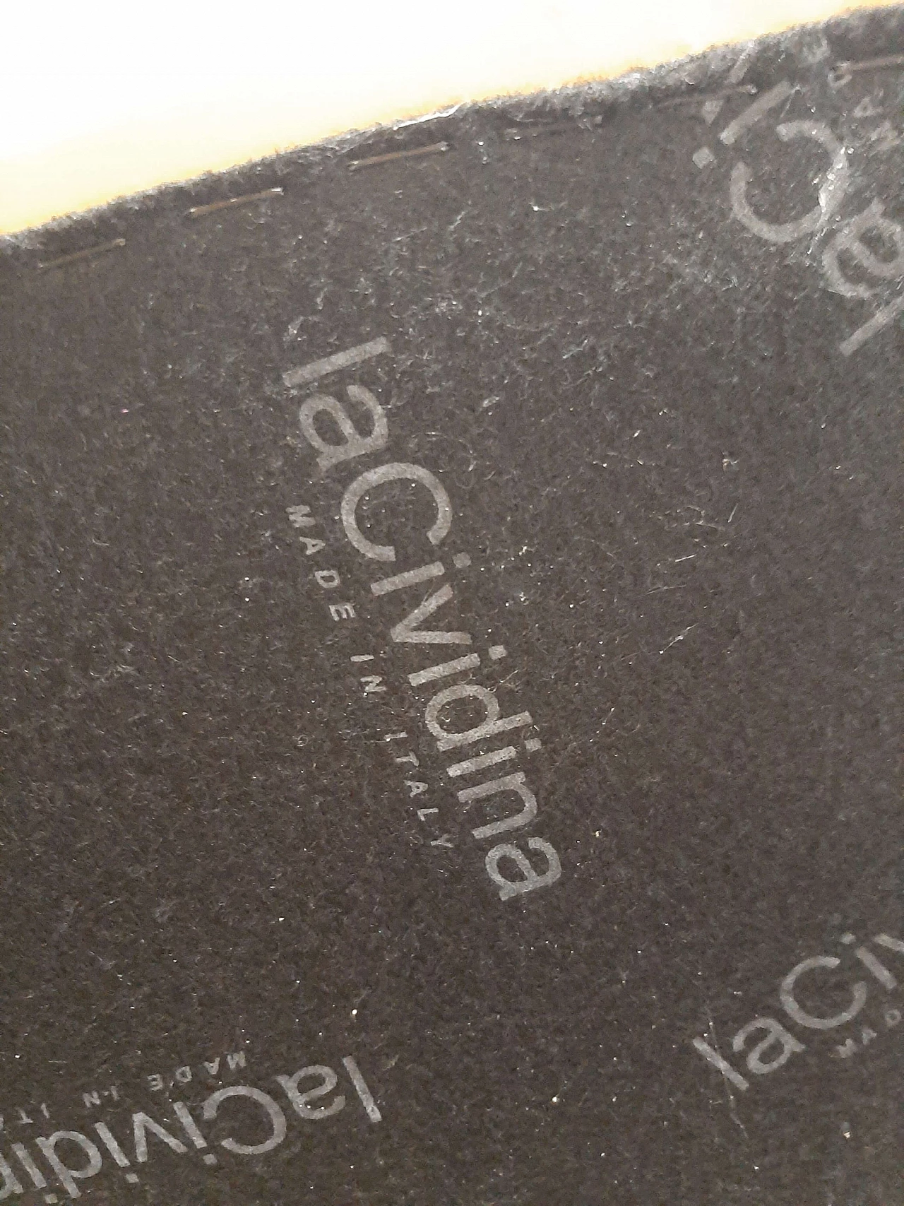 Poltrona Stones in pelle di Fulvio Bulfoni per La Cividina 1469444