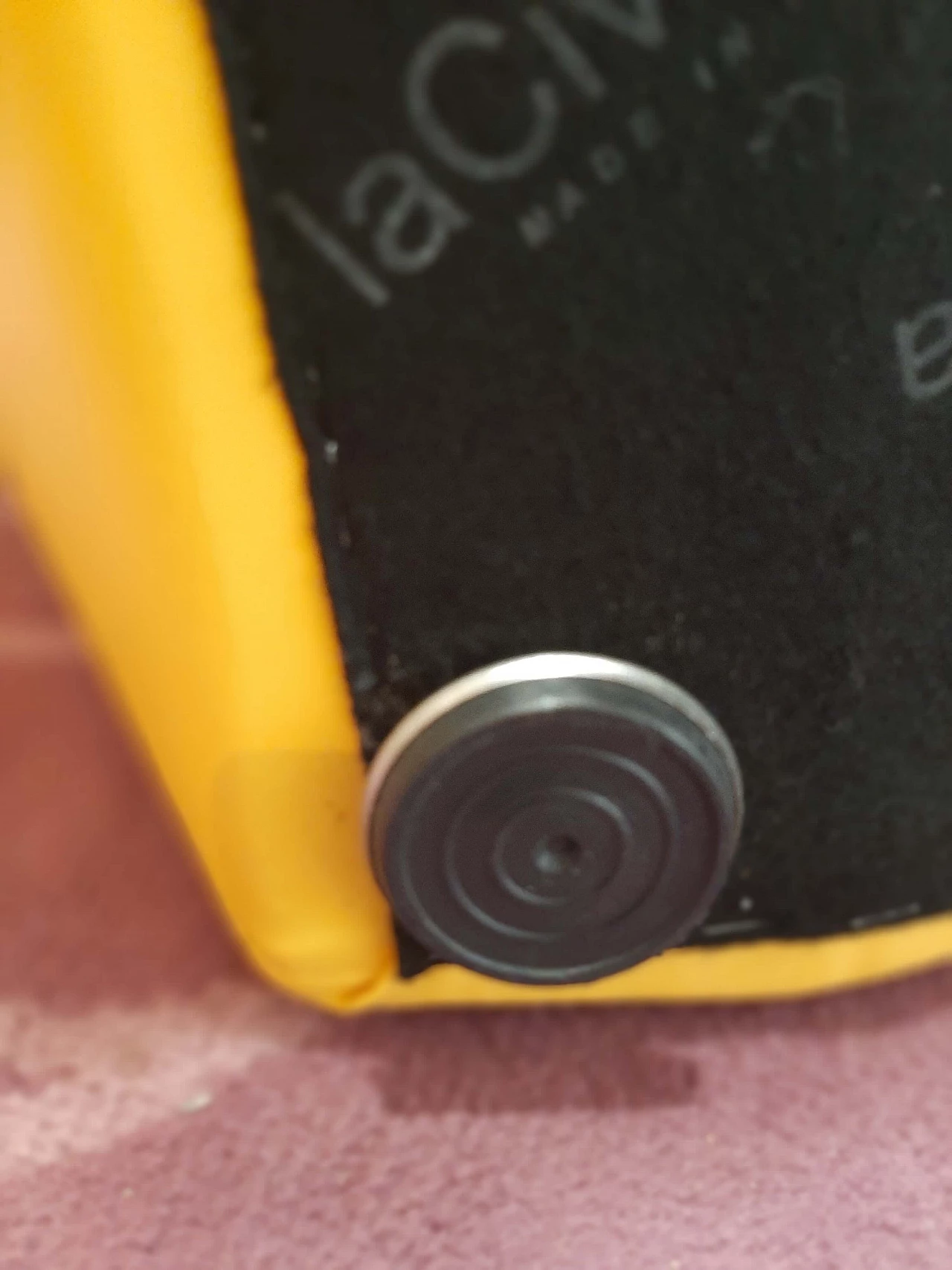 Poltrona Stones in pelle di Fulvio Bulfoni per La Cividina 1469448