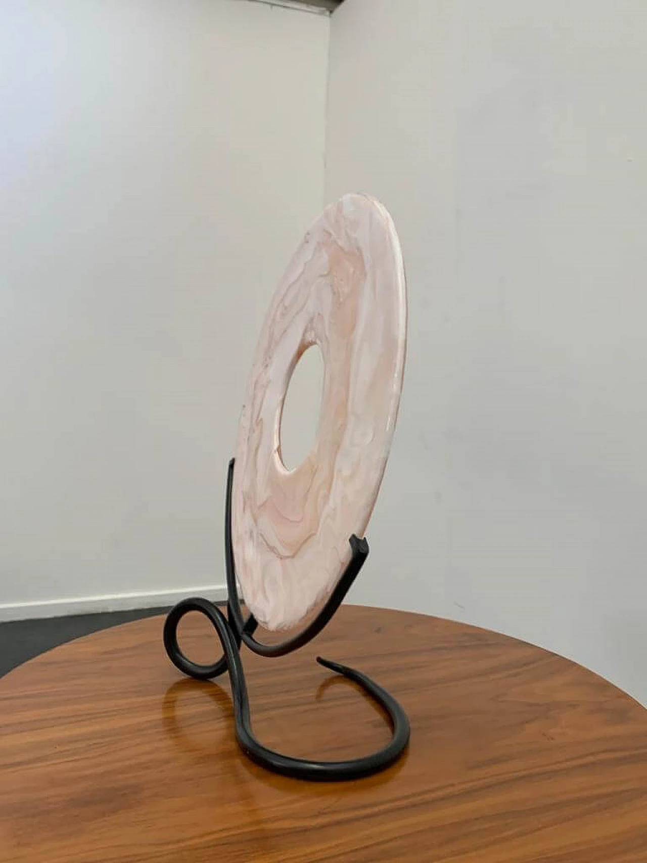 Scultura di La Murrina con base filiforme in ferro battuto, anni '60 1470099