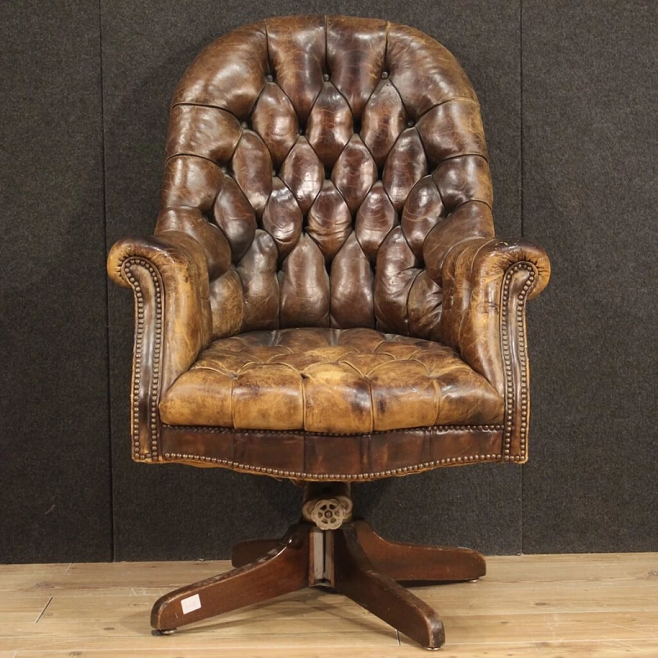 Leather armchair with capitonné manufacture, 1930s 1470781