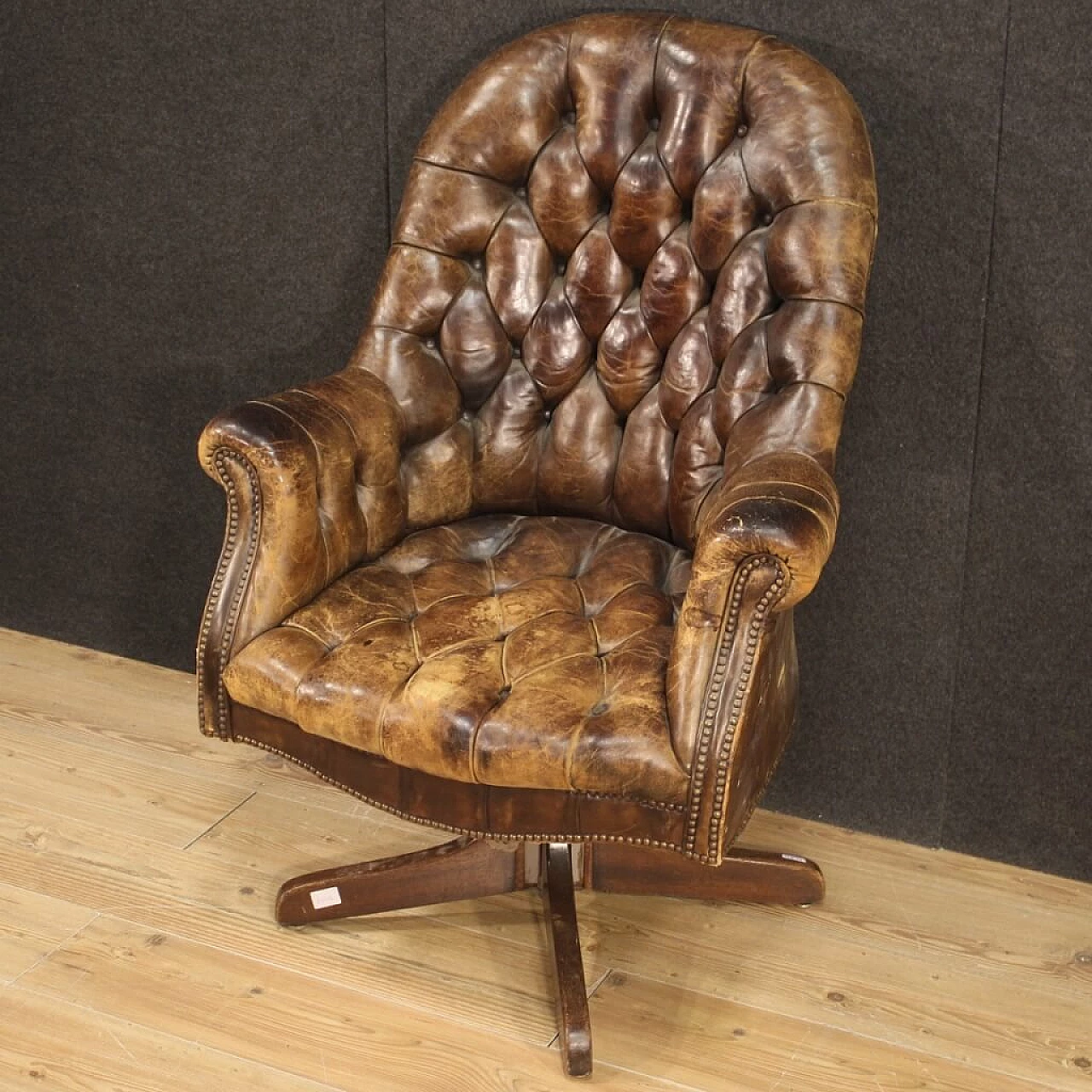 Leather armchair with capitonné manufacture, 1930s 1470782