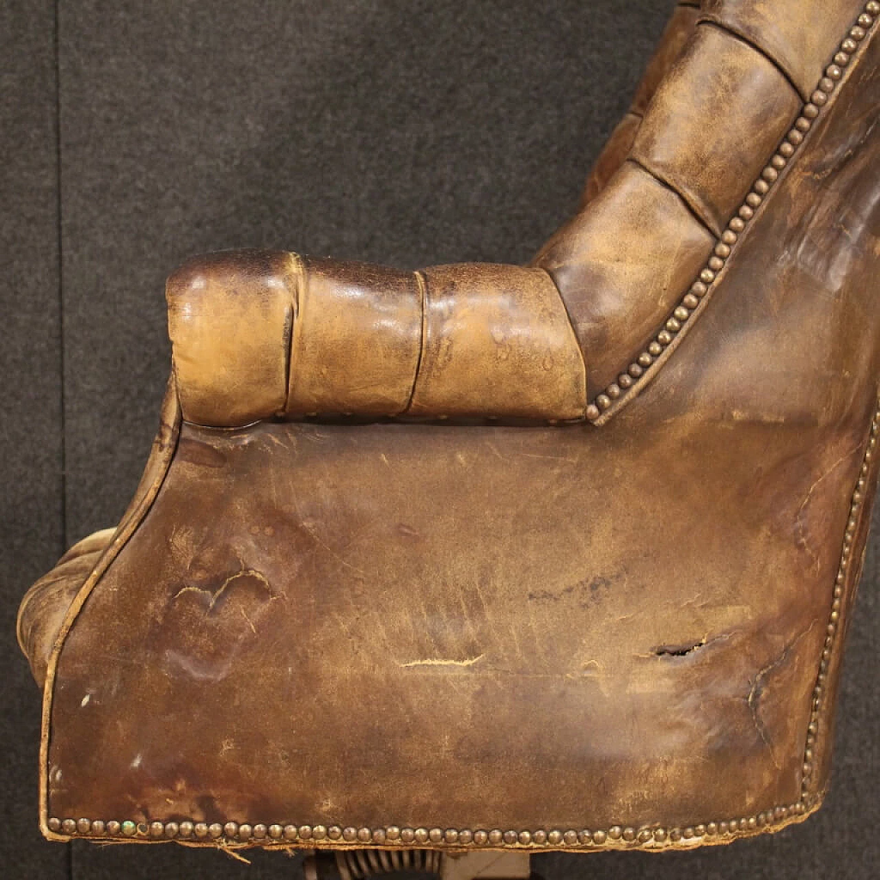 Leather armchair with capitonné manufacture, 1930s 1470787