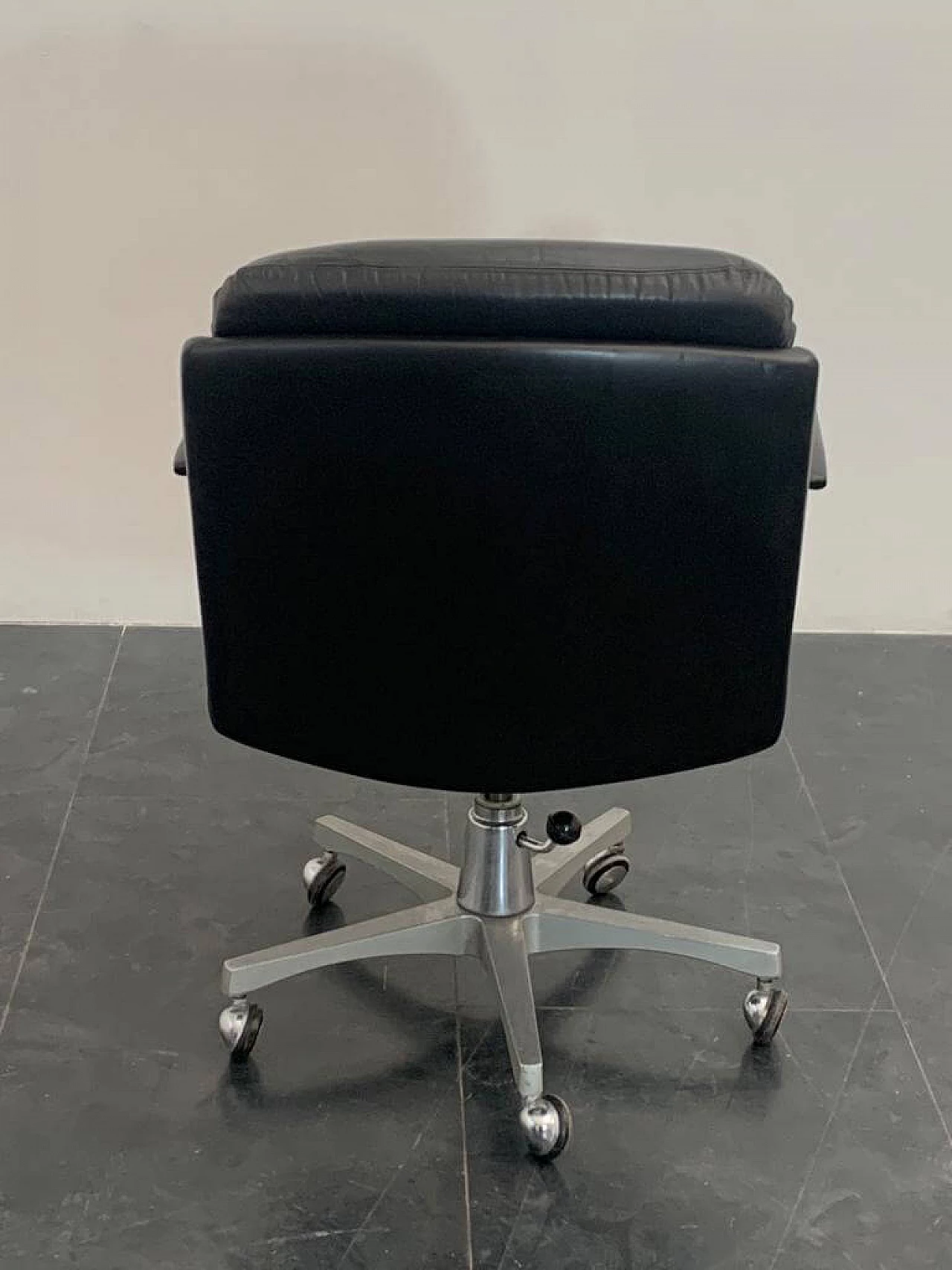 Adjustable leather and steel swivel armchair, 1970s 1472036