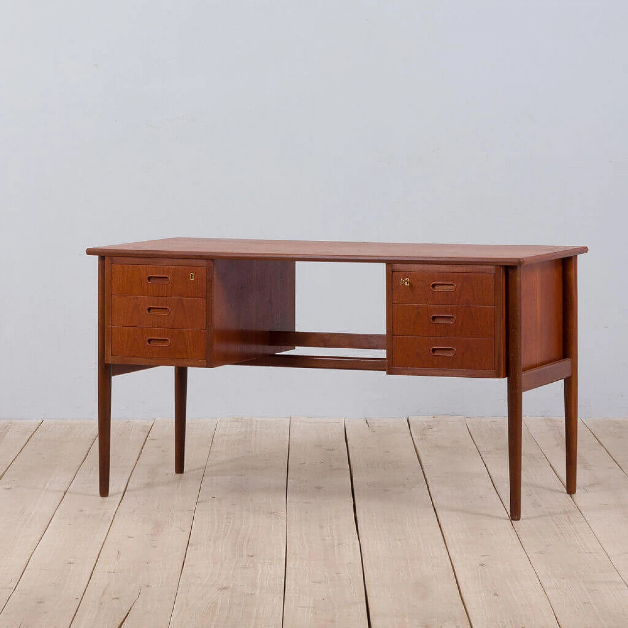 Teak desk with 6 drawers, 1960s 1472570
