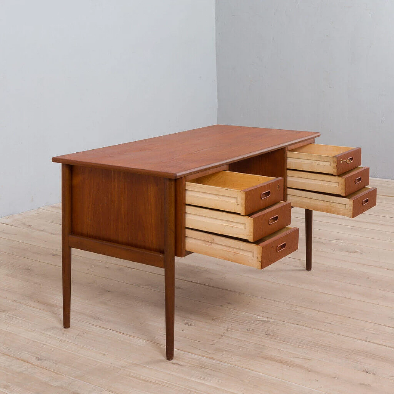Teak desk with 6 drawers, 1960s 1472580