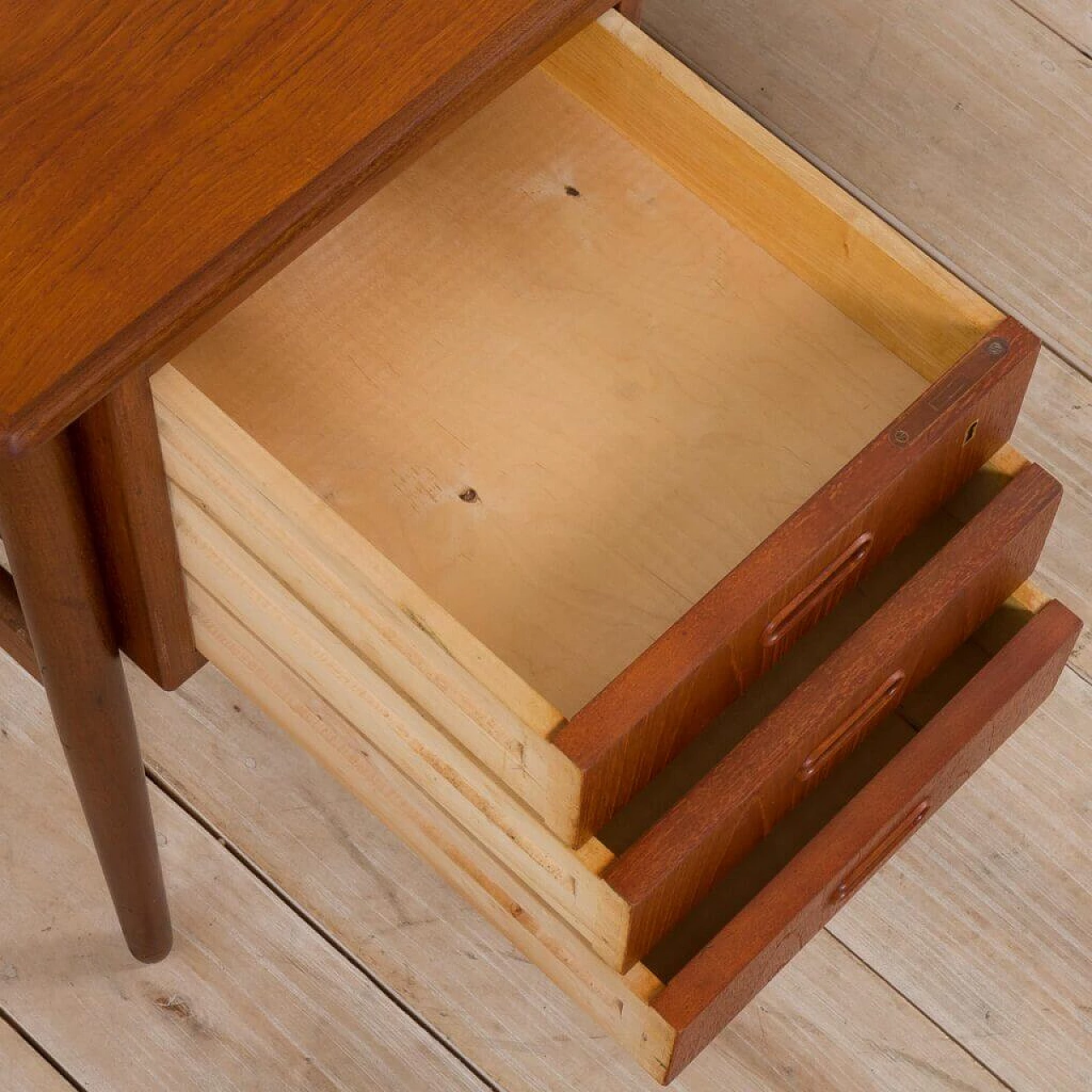 Teak desk with 6 drawers, 1960s 1472581