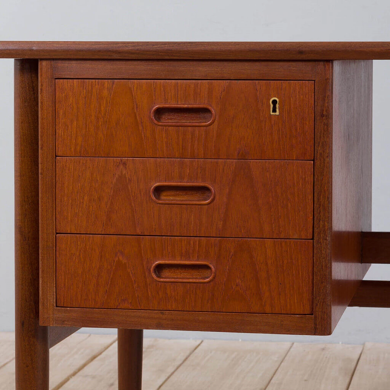Teak desk with 6 drawers, 1960s 1472584