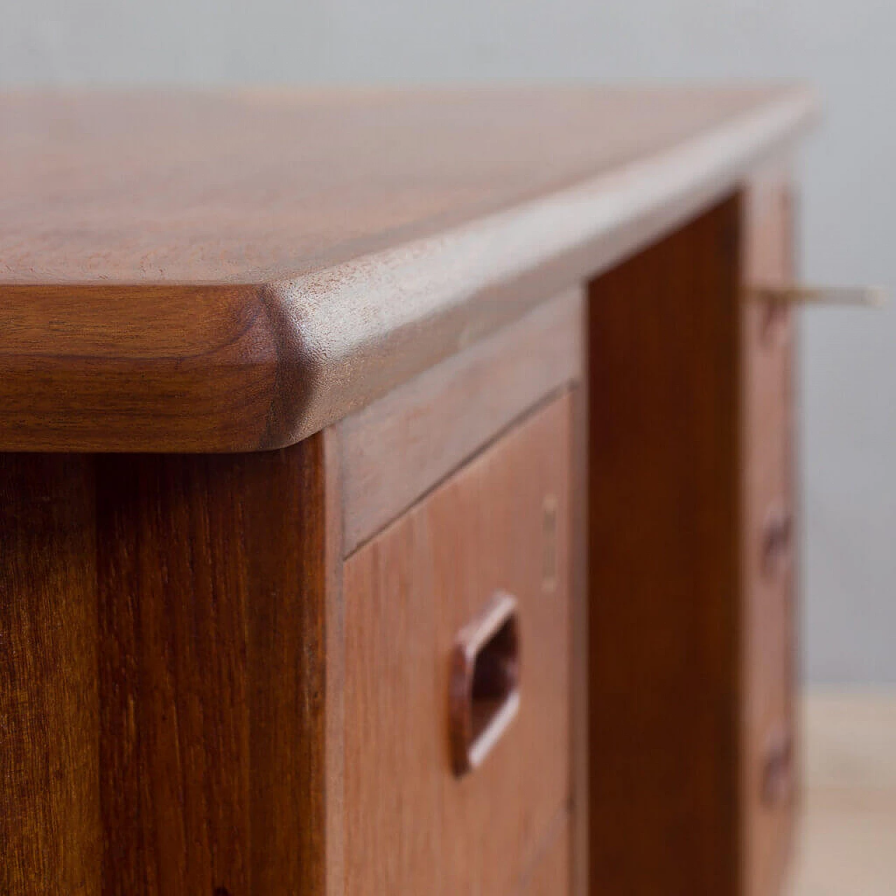 Teak desk with 6 drawers, 1960s 1472589