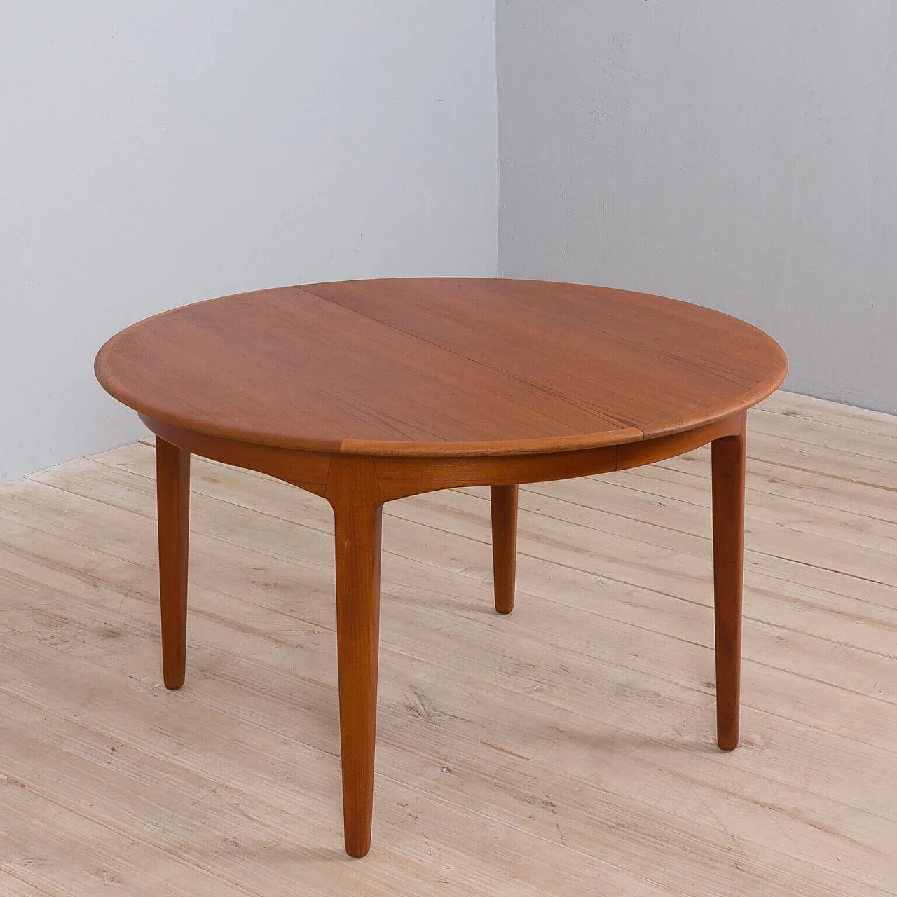 Round extendable table model 62 in teak by Henning Kjaernulf For Sorø Stolefabrik, 60s 1476119