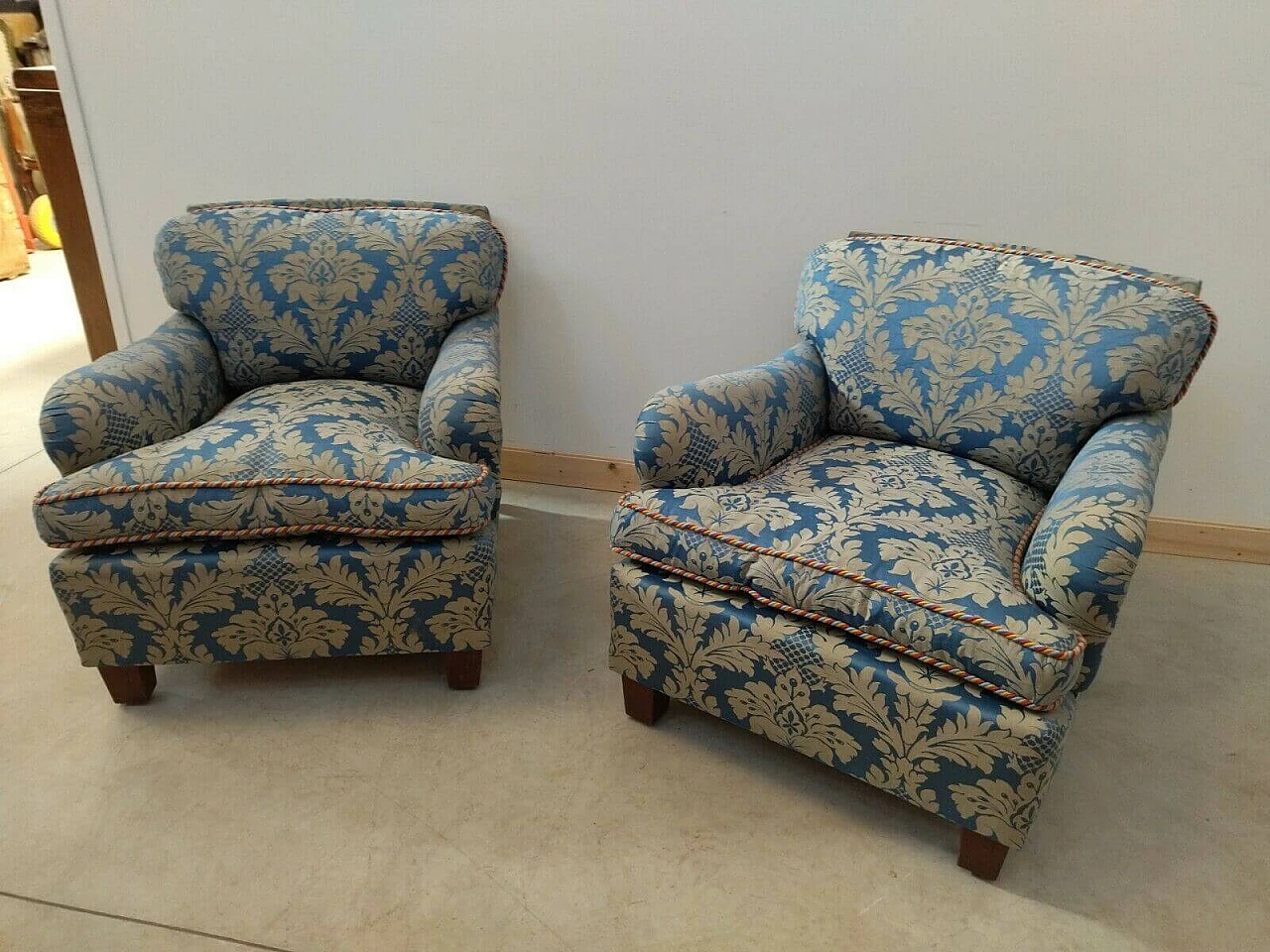 Pair of armchairs in damask fabric and wood, 40s 1477008