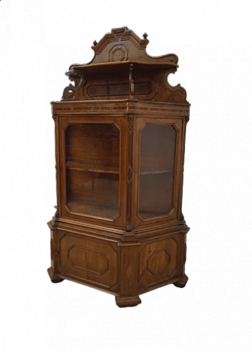 Two-part display case in walnut, spruce and glass, 19th century