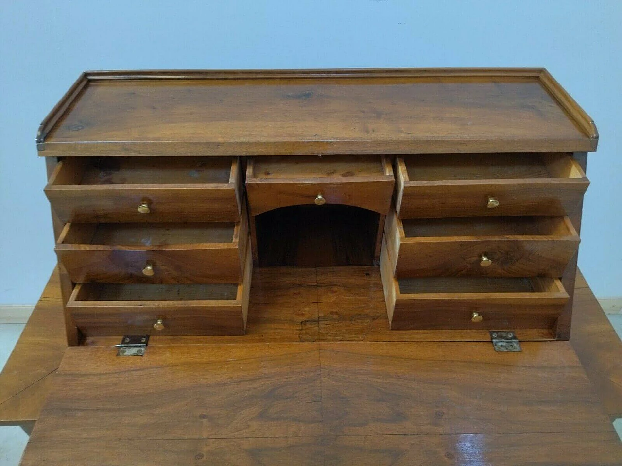 Direttorio flap desk in walnut and bronze, 18th century 1477228