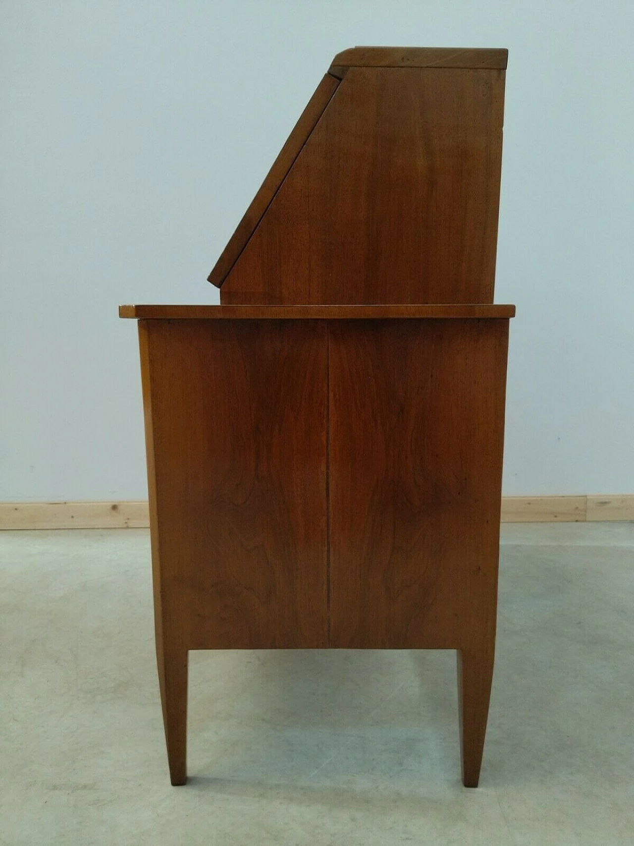 Direttorio flap desk in walnut and bronze, 18th century 1477230