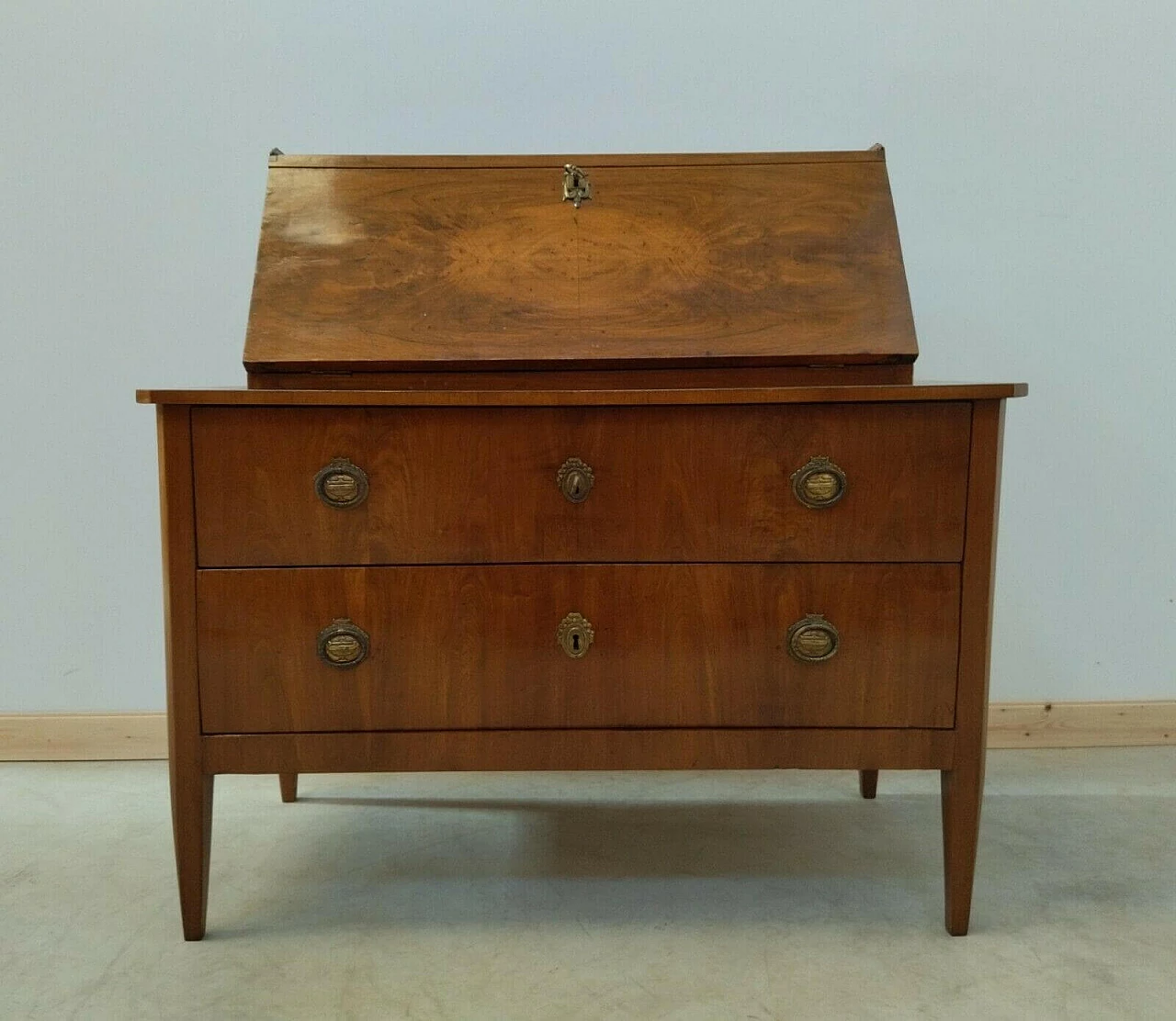 Direttorio flap desk in walnut and bronze, 18th century 1477235