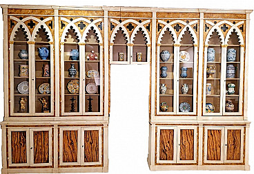 Mobile neogotico da farmacia in legno decorato, '800