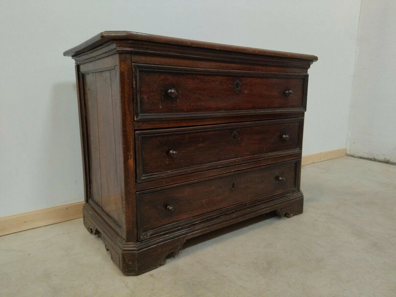 Lombard chest of drawers in solid walnut, fir and poplar, 18th century 1477366