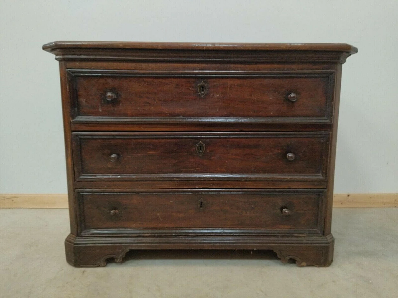 Lombard chest of drawers in solid walnut, fir and poplar, 18th century 1477376