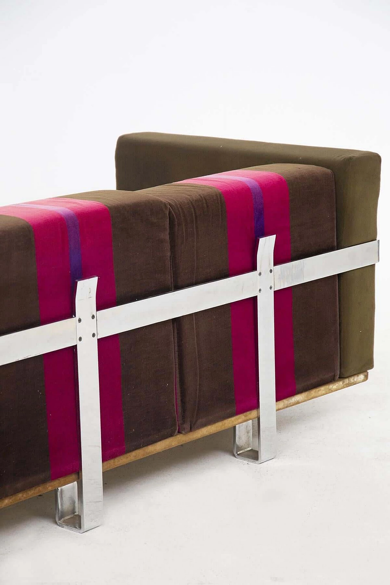 Fuchsia sofa by Luigi Caccia Dominioni for Azucena, 1950s 1477421