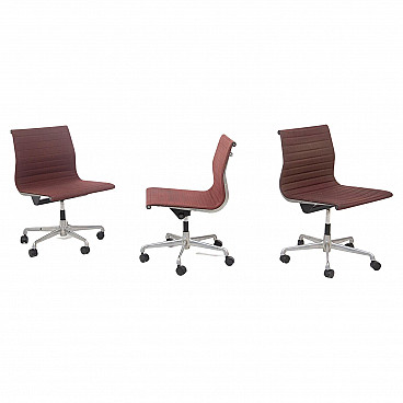 3 Charles Eames office chairs with castors, 1990s