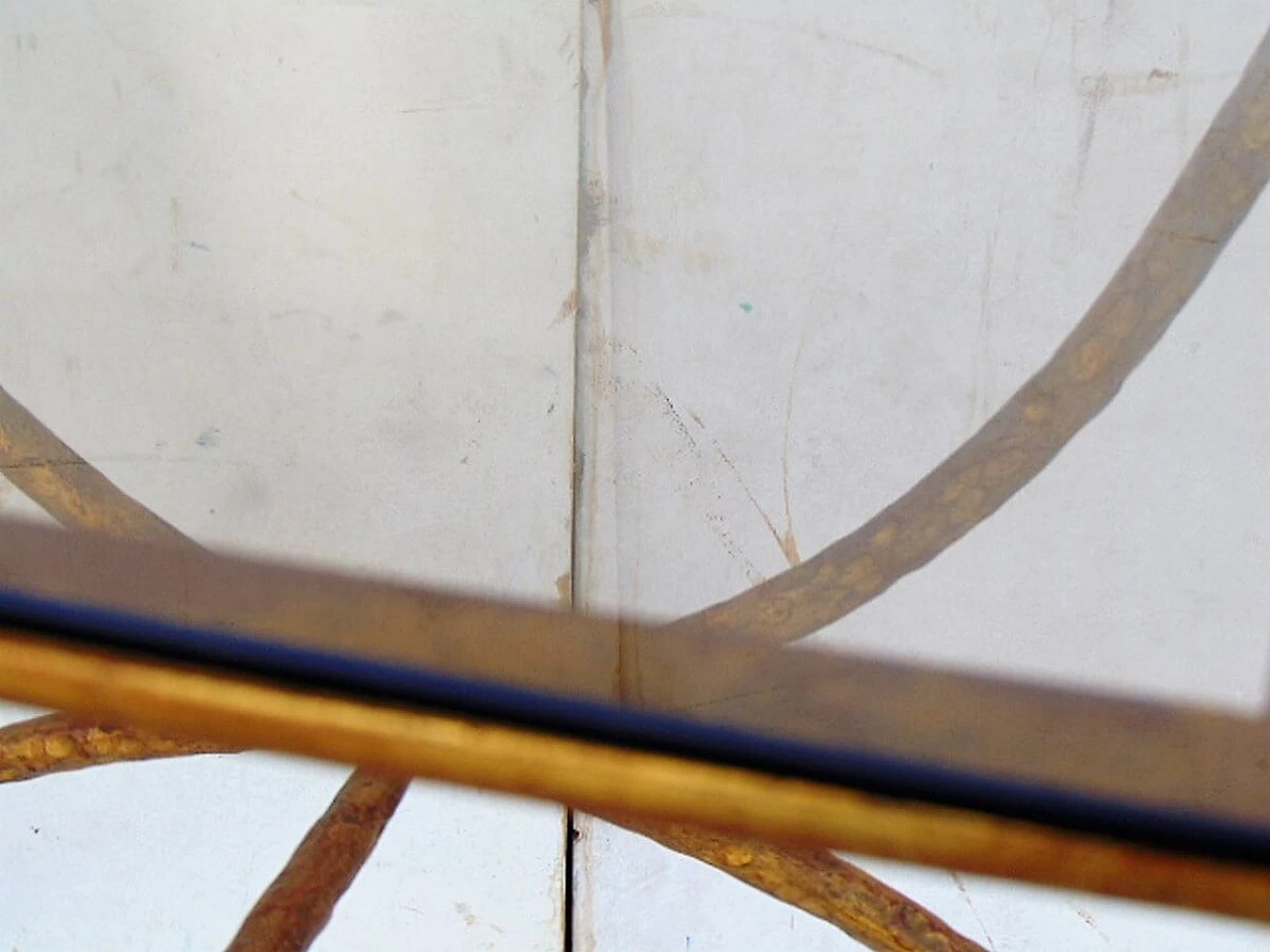 Tavolino da caffè in ferro battuto con piano in vetro, anni '40 1477994