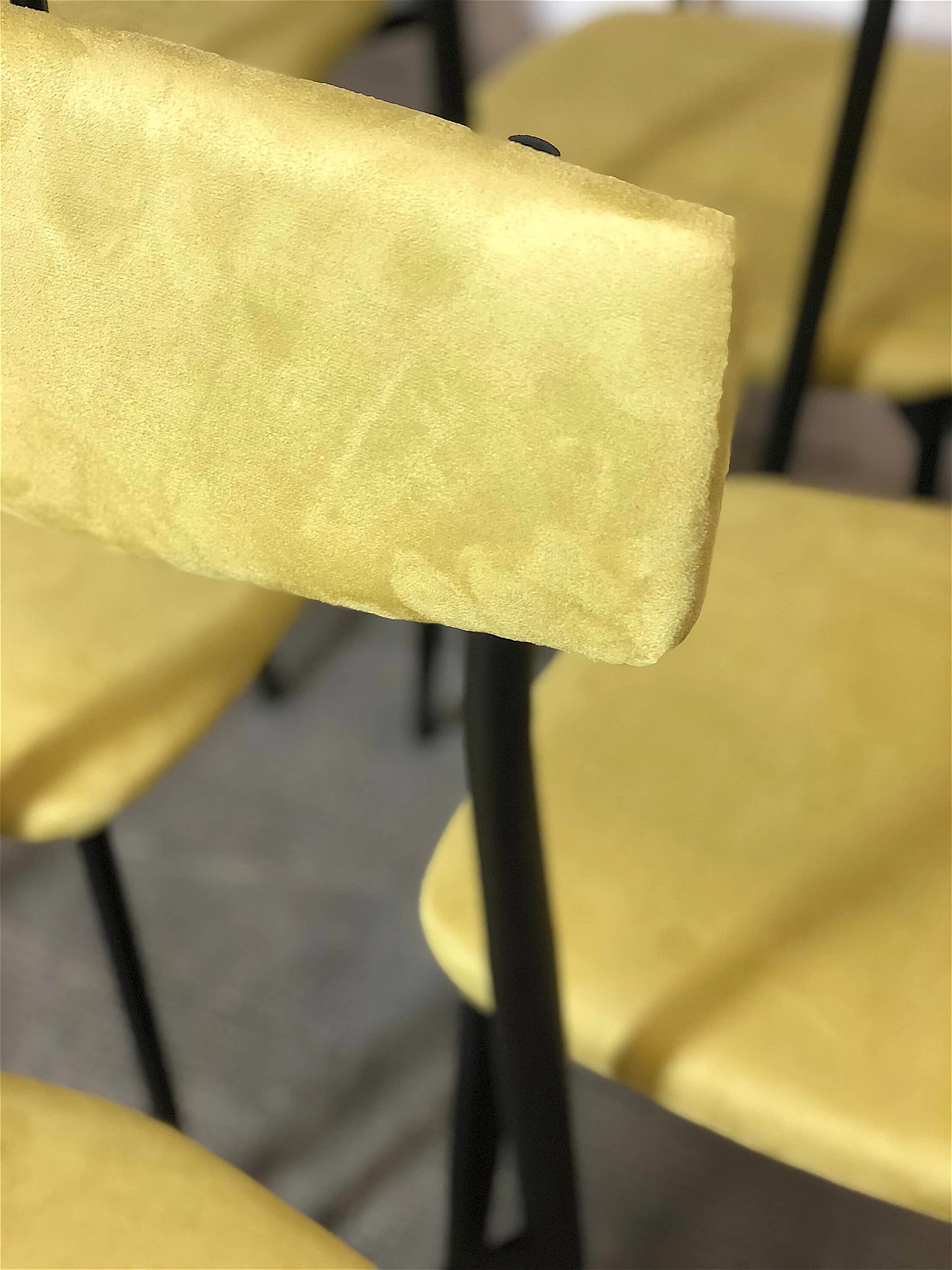 6 Sedie in metallo e microfibra gialla, anni '60 1479245