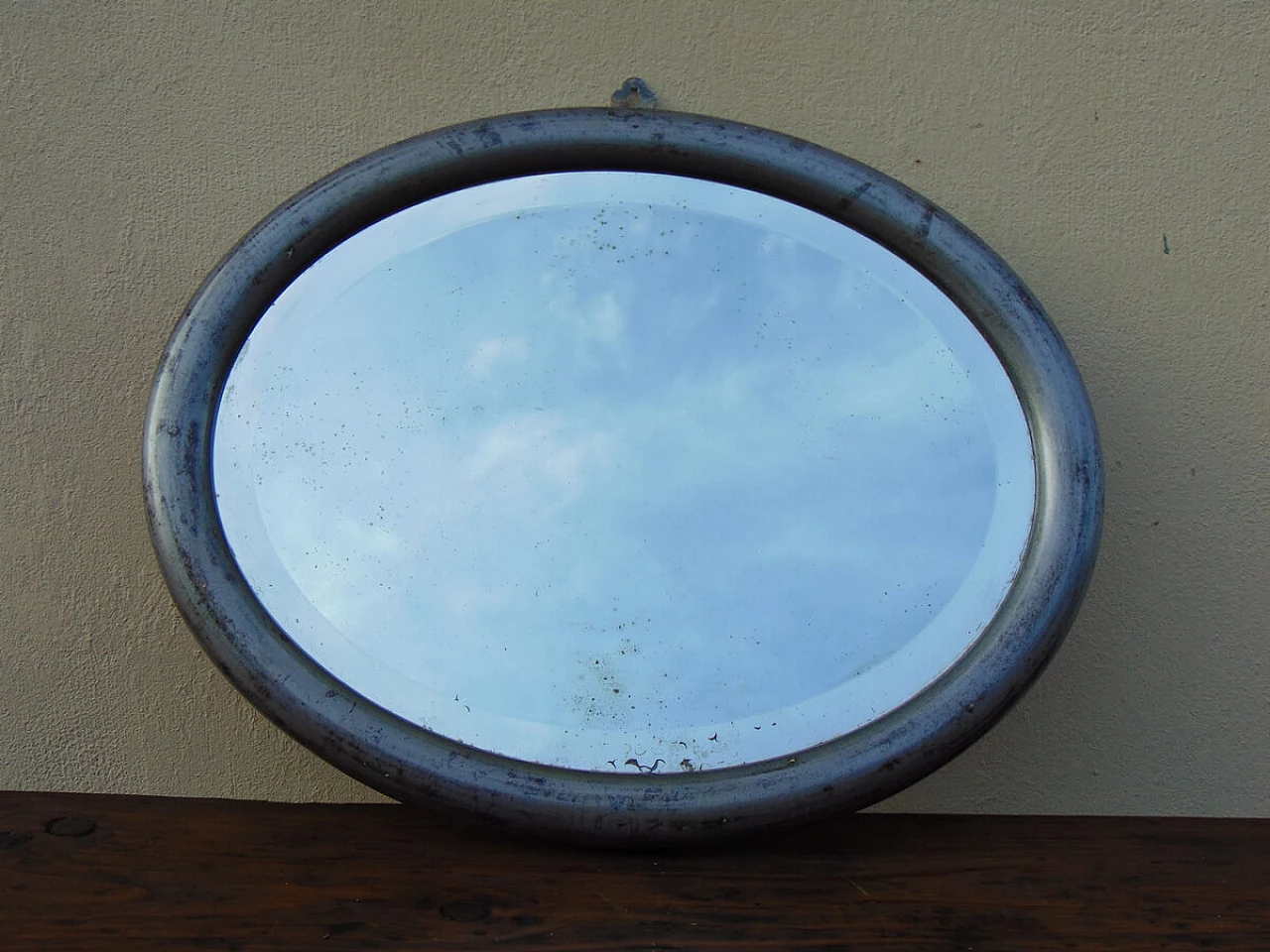 Specchio ovale con cornice in alluminio, anni '40 1479397