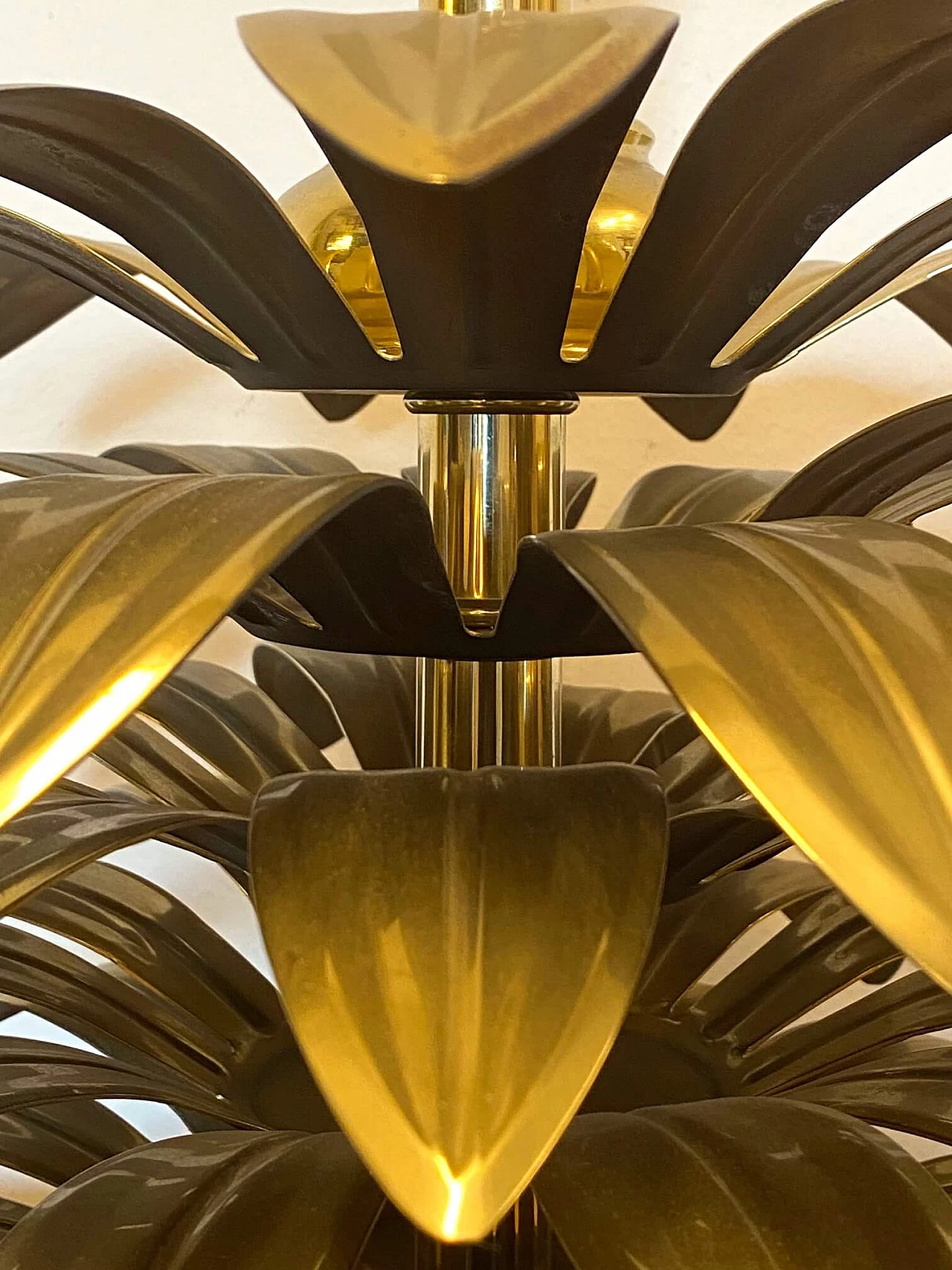 Lampada da tavolo a palma in ottone, anni '70 1479418