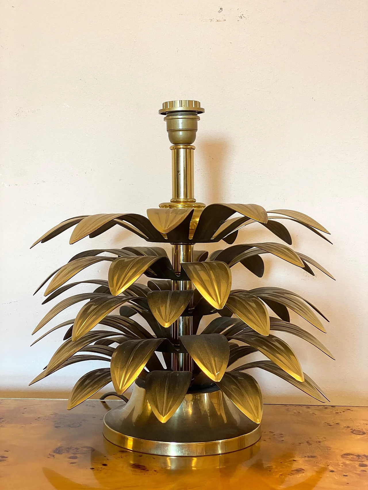 Brass palm-shaped table lamp, 1970s 1479419