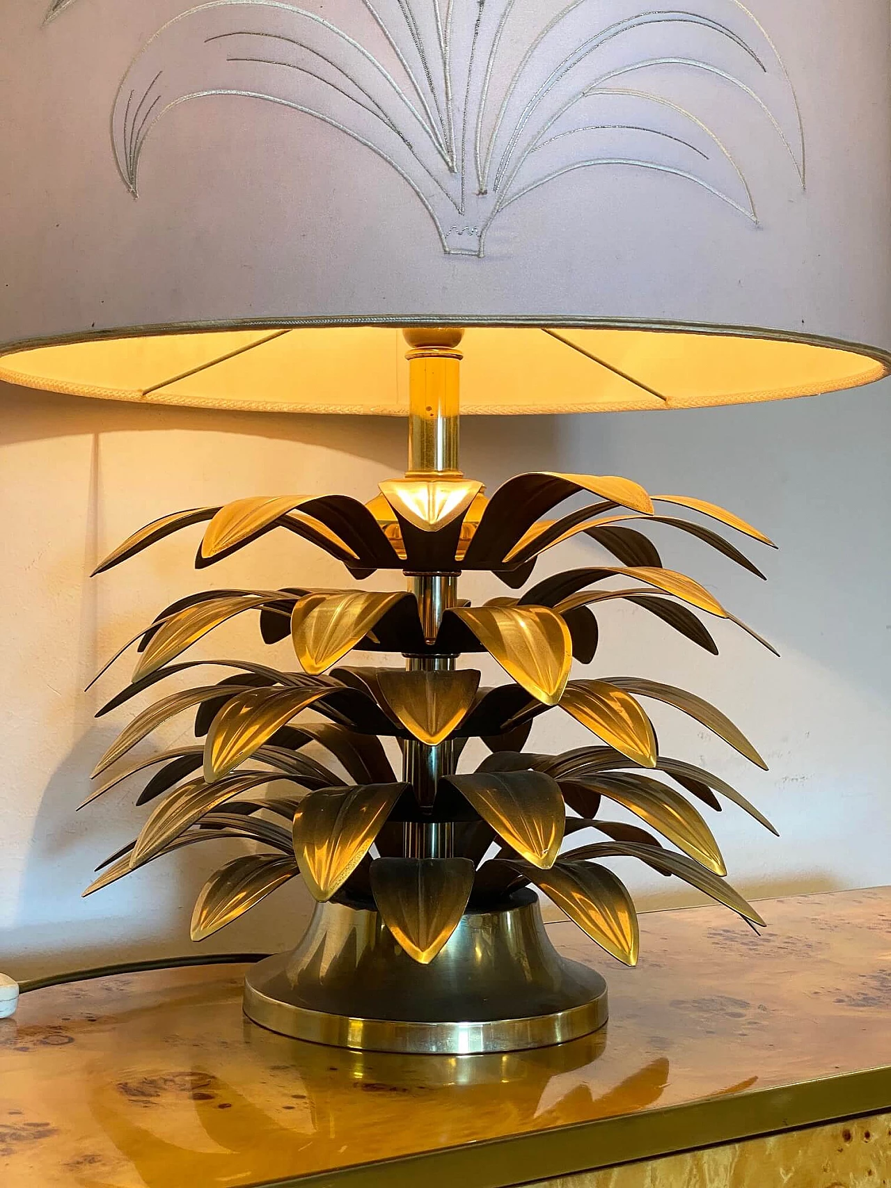 Lampada da tavolo a palma in ottone, anni '70 1479438