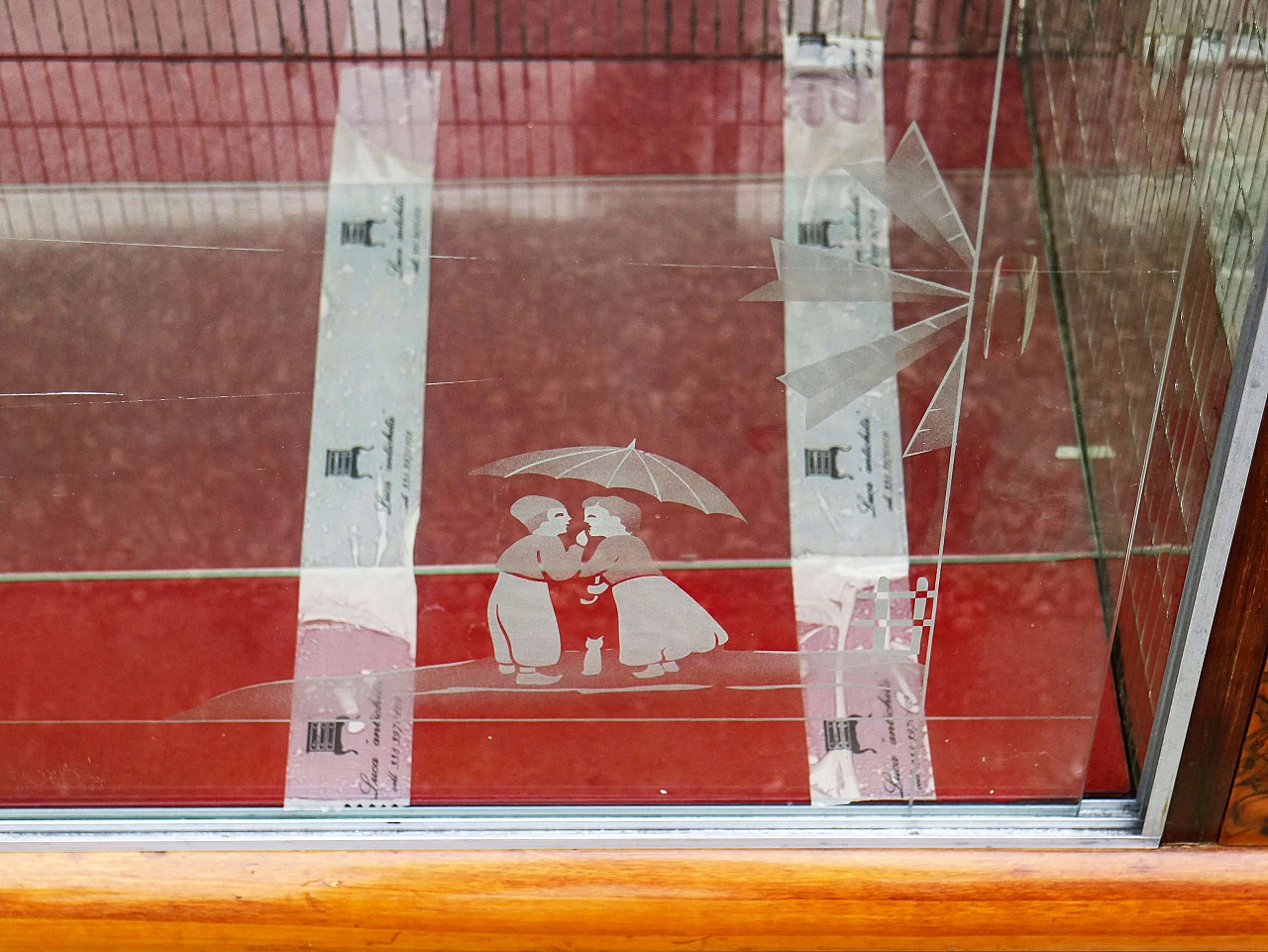 Art Deco sideboard with display case and mirrored interior, 20th century 1479517