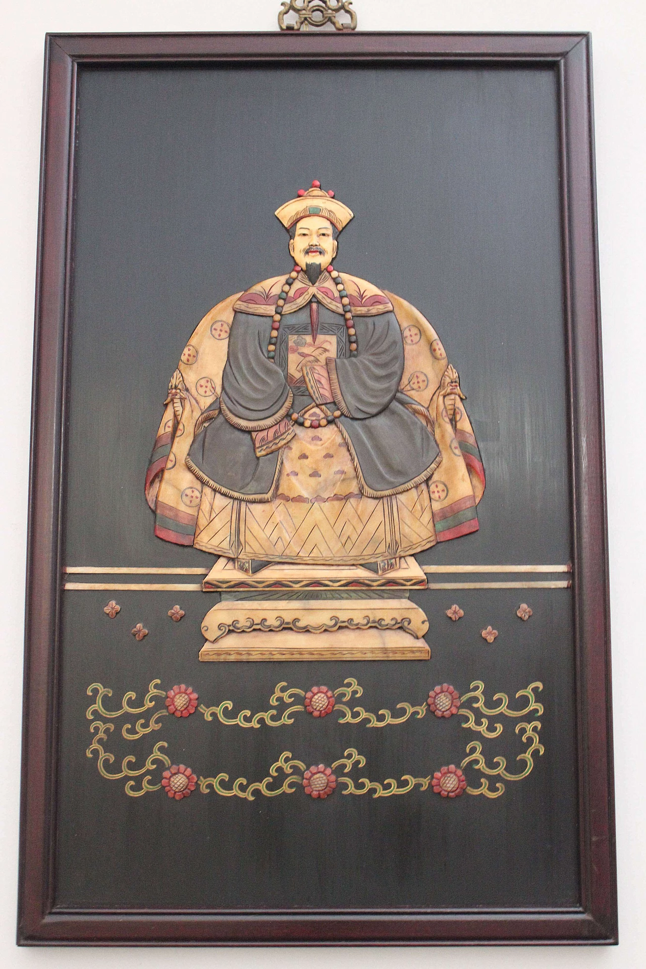 Pannello in legno intagliato Imperatore, anni '50 1480233