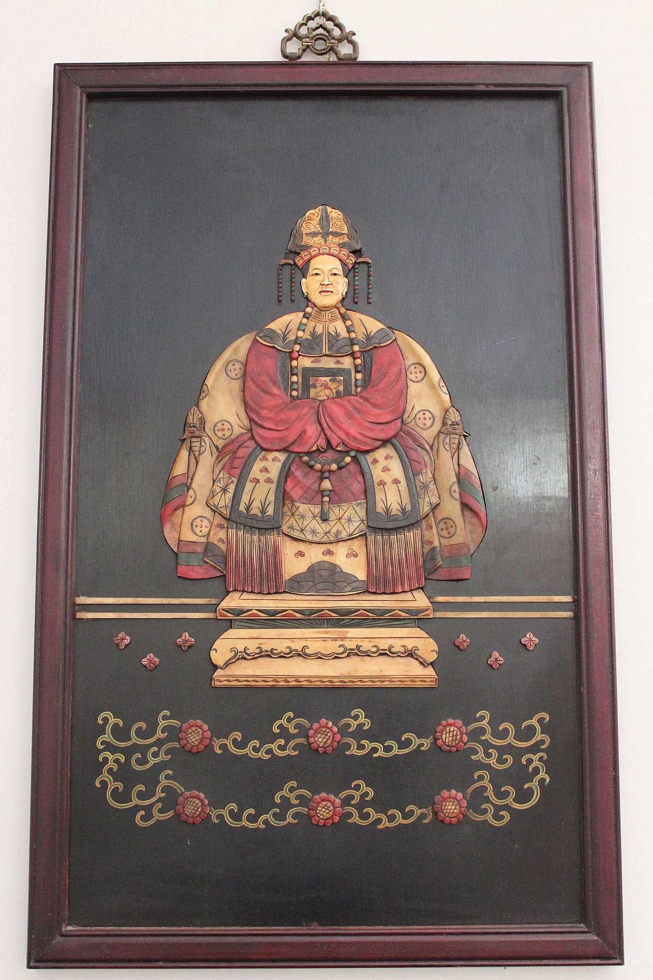 Pannello in legno ebanizzato con figura di imperatrice, anni '50 1480240
