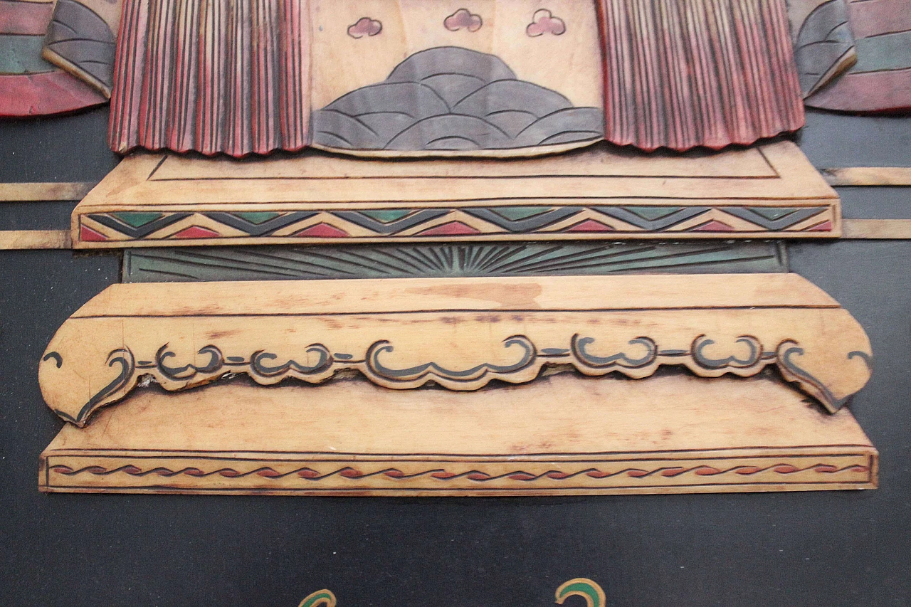 Pannello in legno ebanizzato con figura di imperatrice, anni '50 1480242