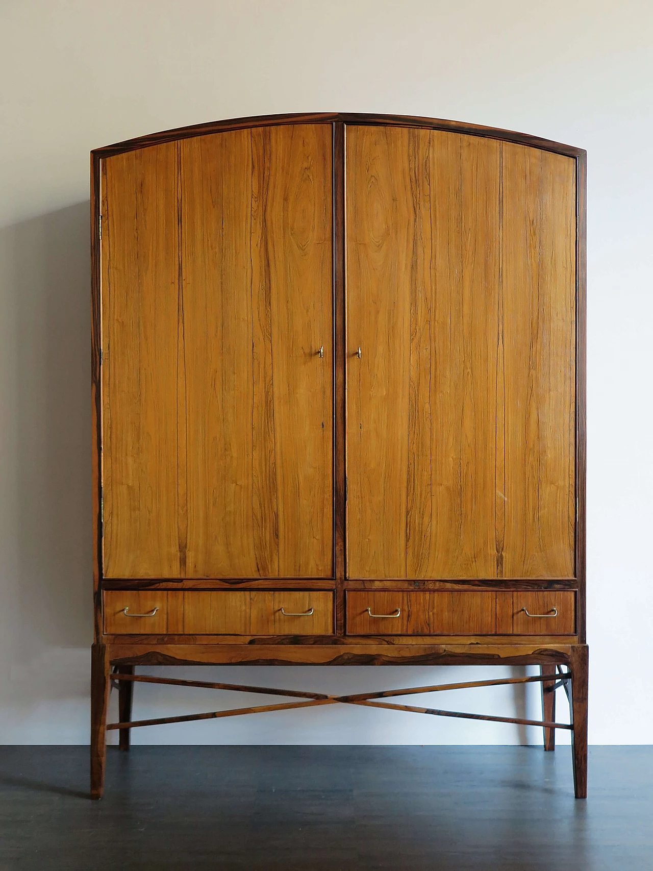 Cabinet in legno scuro, anni '60 1480623