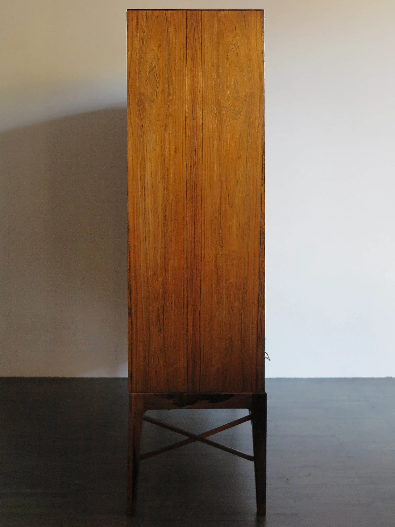 Cabinet in legno scuro, anni '60 1480630
