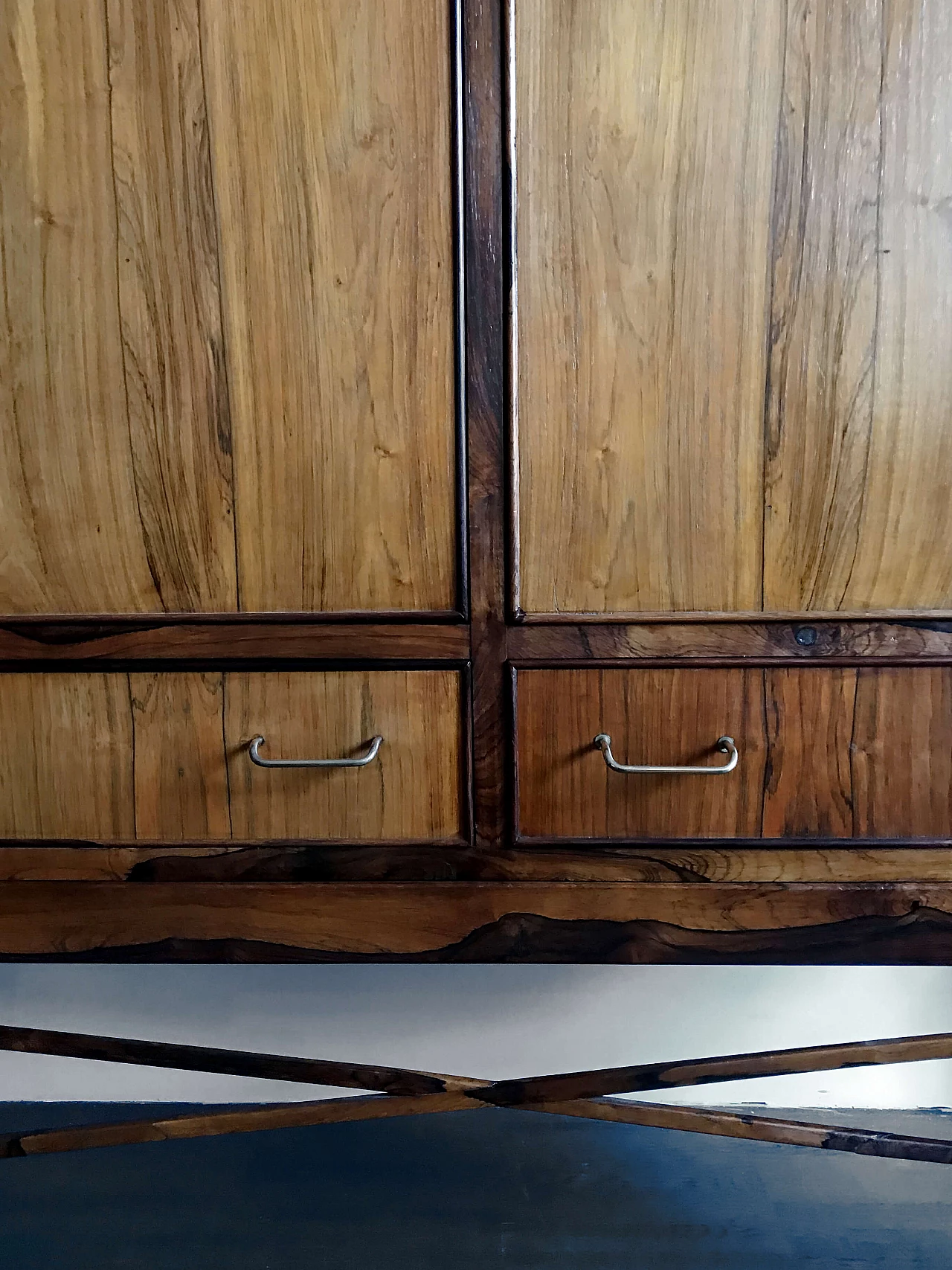 Cabinet in legno scuro, anni '60 1480636