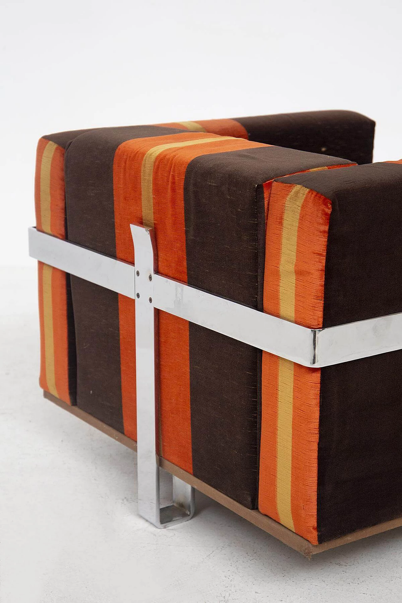 Pair of orange armchairs by Luigi Caccia Dominioni for Azucena, 1950s 10
