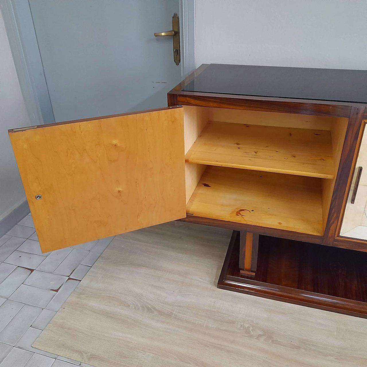 Credenza in stile Art Deco in radica di noce e pergamena, anni '40 8