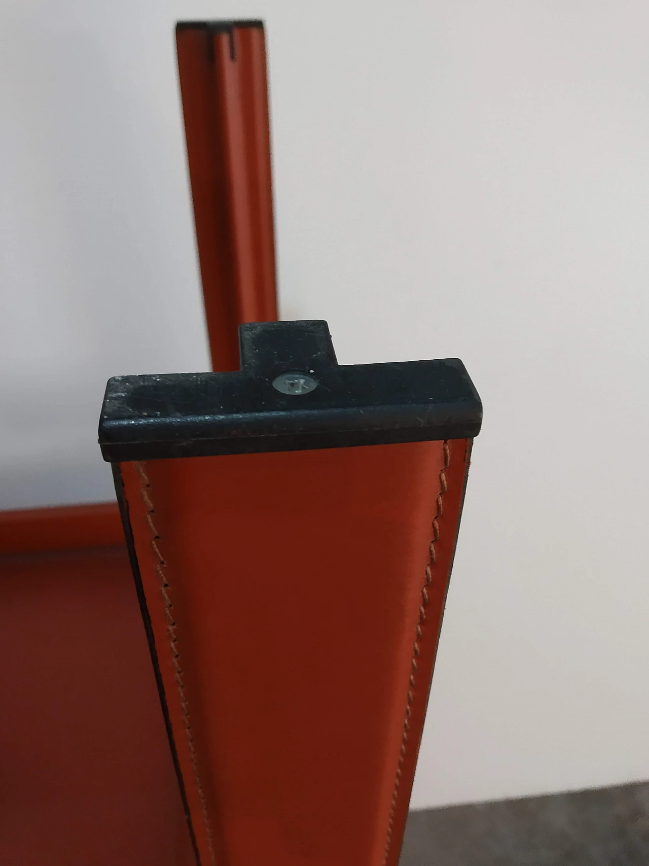 Coppia di sedie Golfo dei Poeti di Toussaint & Angeloni produzione Matteo Grassi, anni '80 85