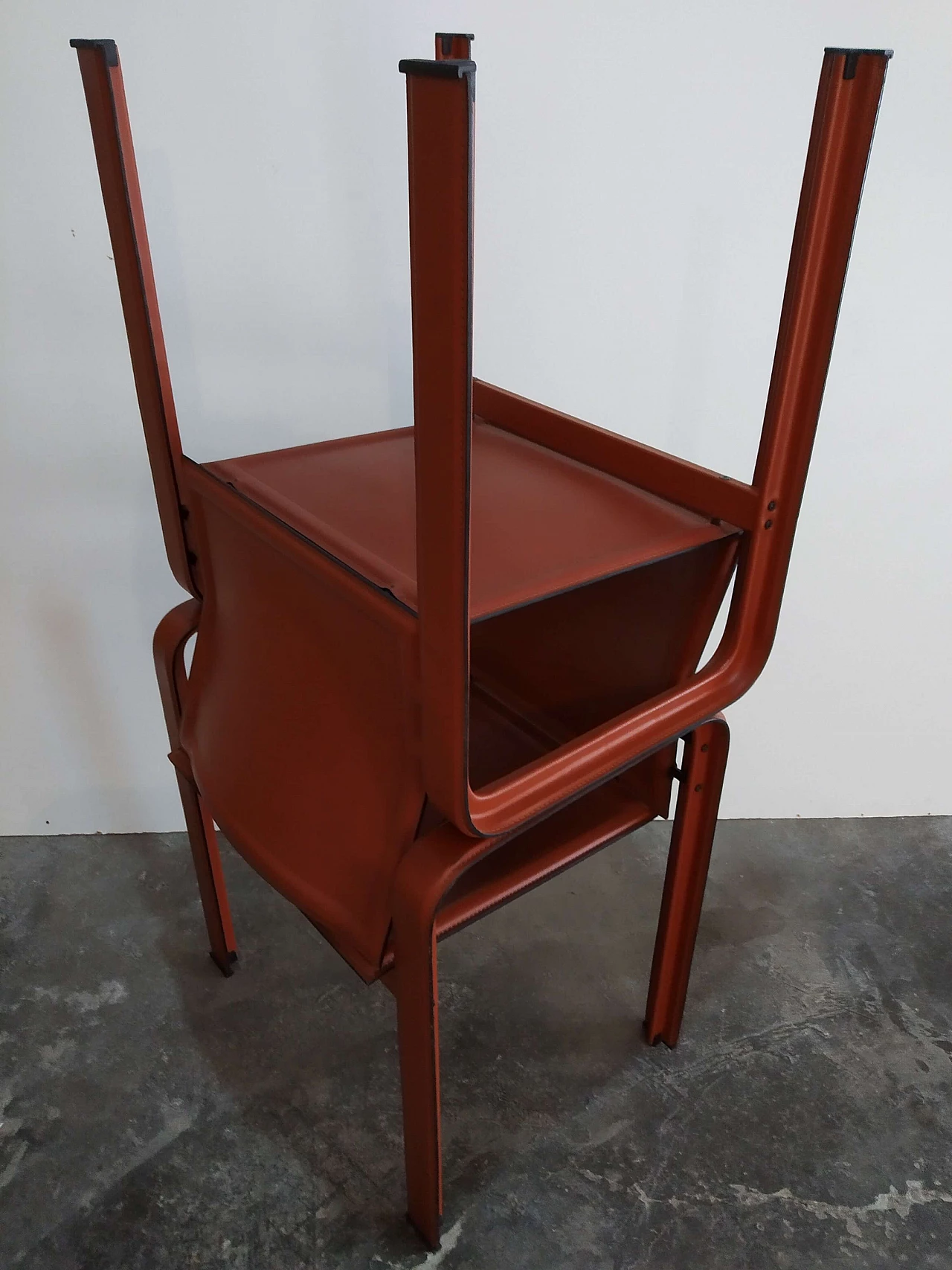 Coppia di sedie Golfo dei Poeti di Toussaint & Angeloni produzione Matteo Grassi, anni '80 95