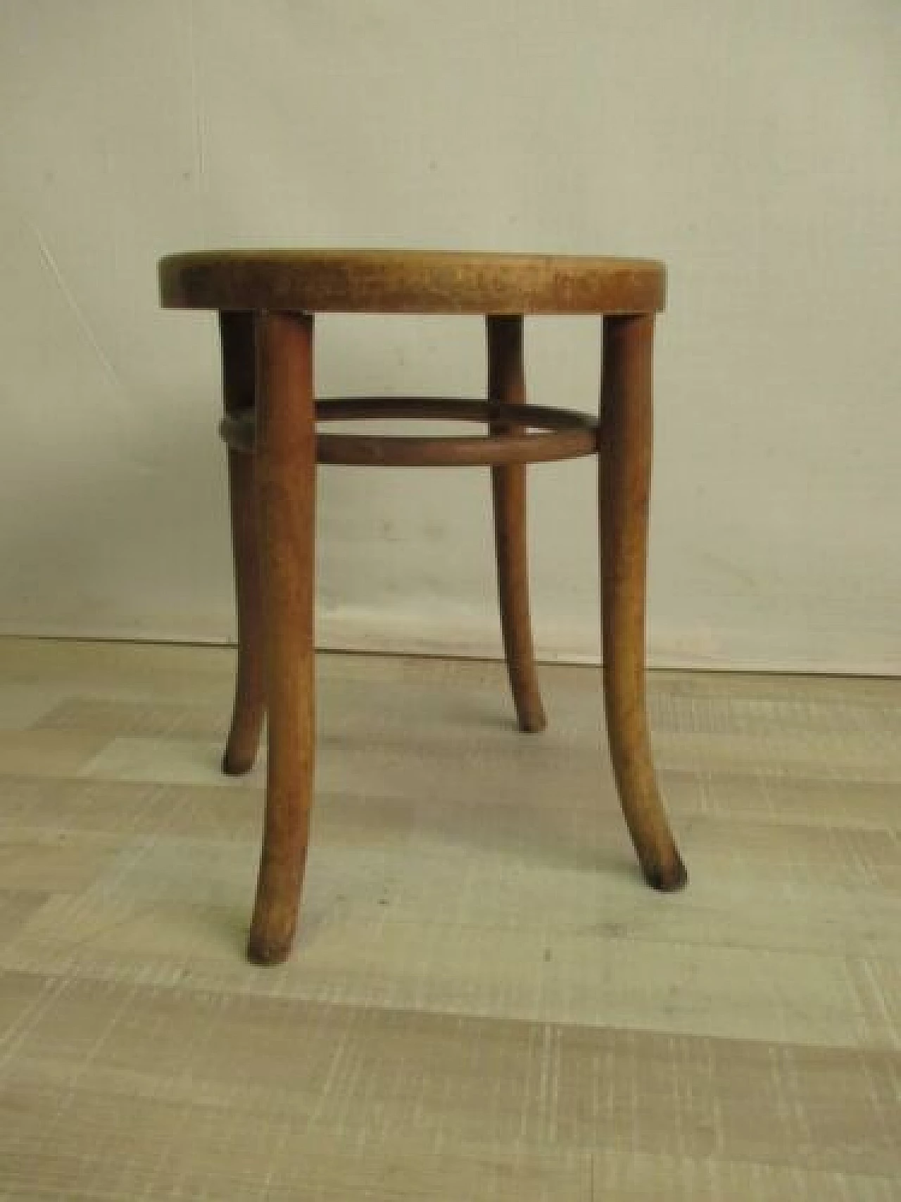 Thonet style stool in bent beechwood, early 20th century 1