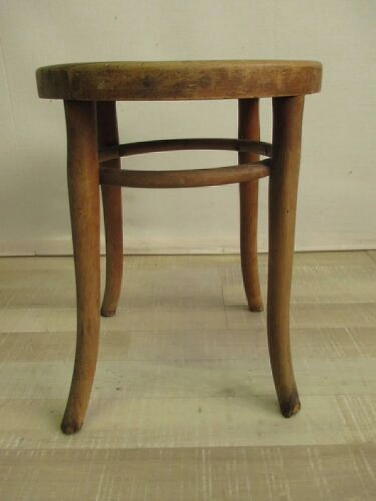 Thonet style stool in bent beechwood, early 20th century 3