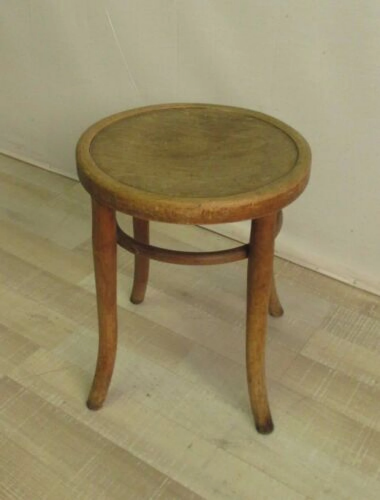 Thonet style stool in bent beechwood, early 20th century 11