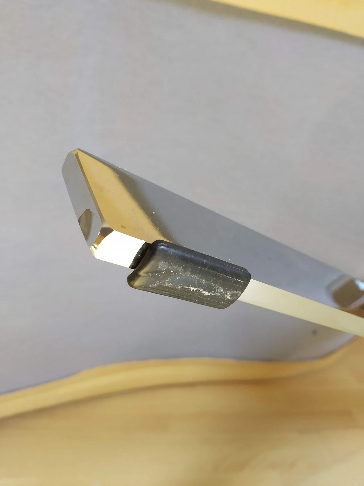 Poltrona Joy in tessuto senape Chateau D'Ax 22