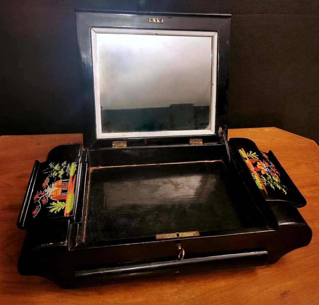 Hand-painted vanity box with mirror, 1950s 14