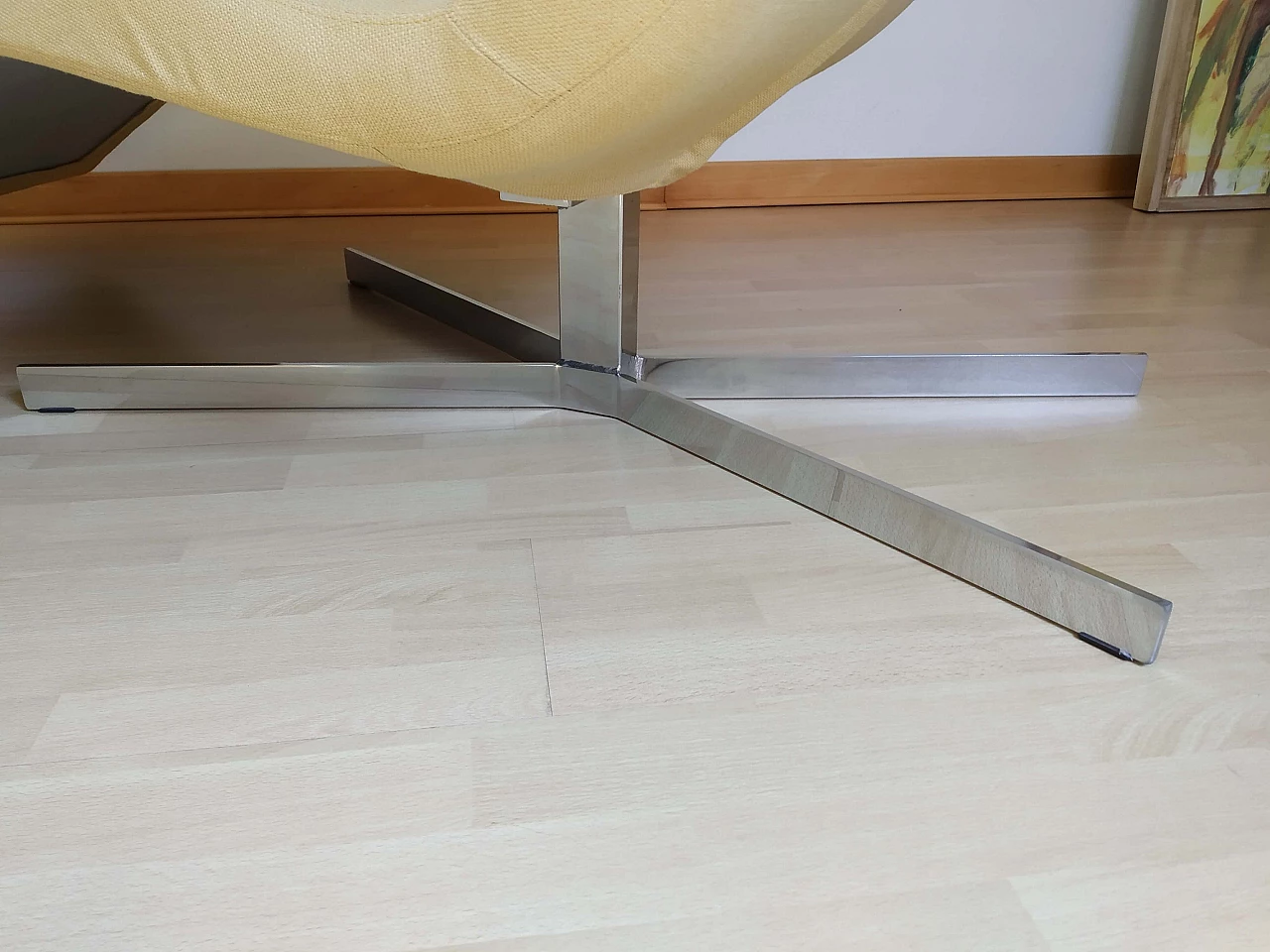 Poltrona Joy in tessuto senape Chateau D'Ax 44