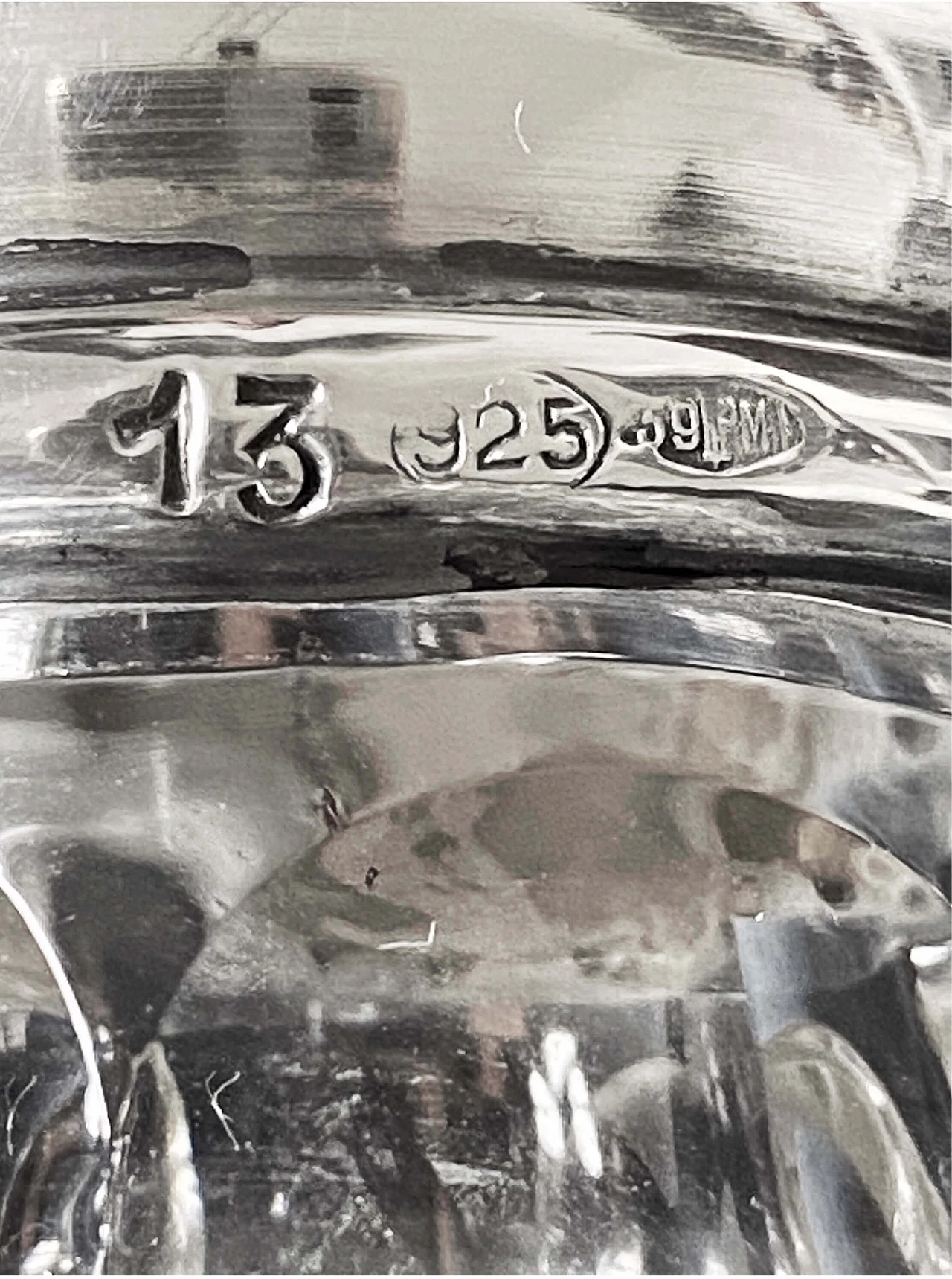 Crystal liqueur bottle, 1930s 3