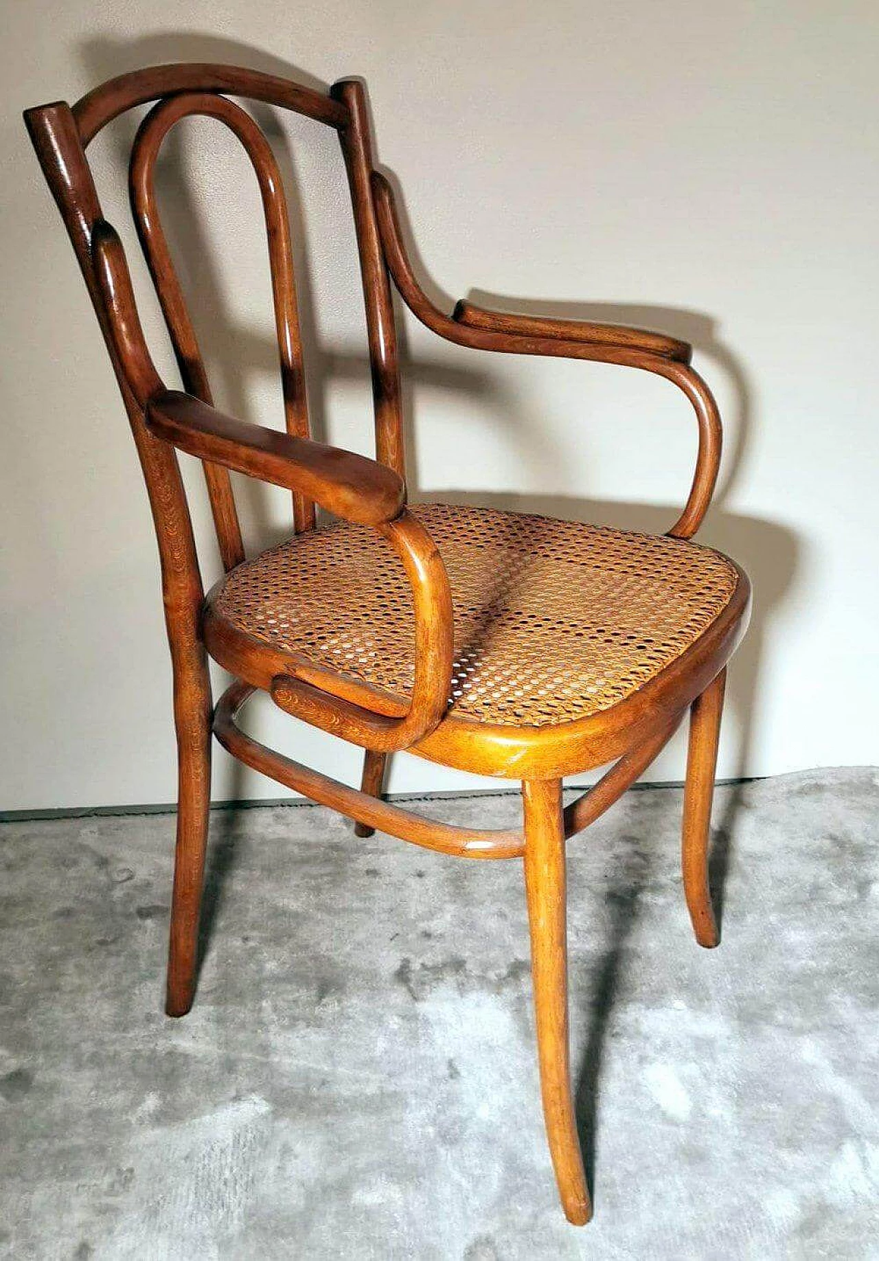 Poltrona 56 in faggio curvato e paglia di Vienna di Thonet, inizio '900 4